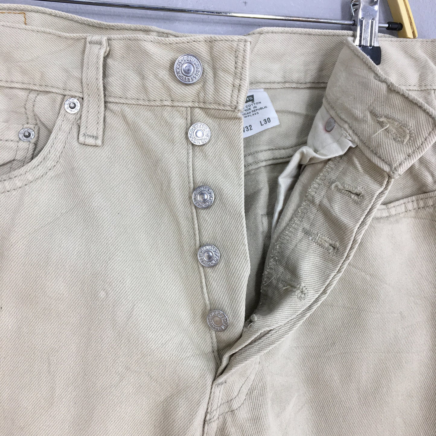 Levi's 501 Cream Straight Cut Jeans Size 31x31