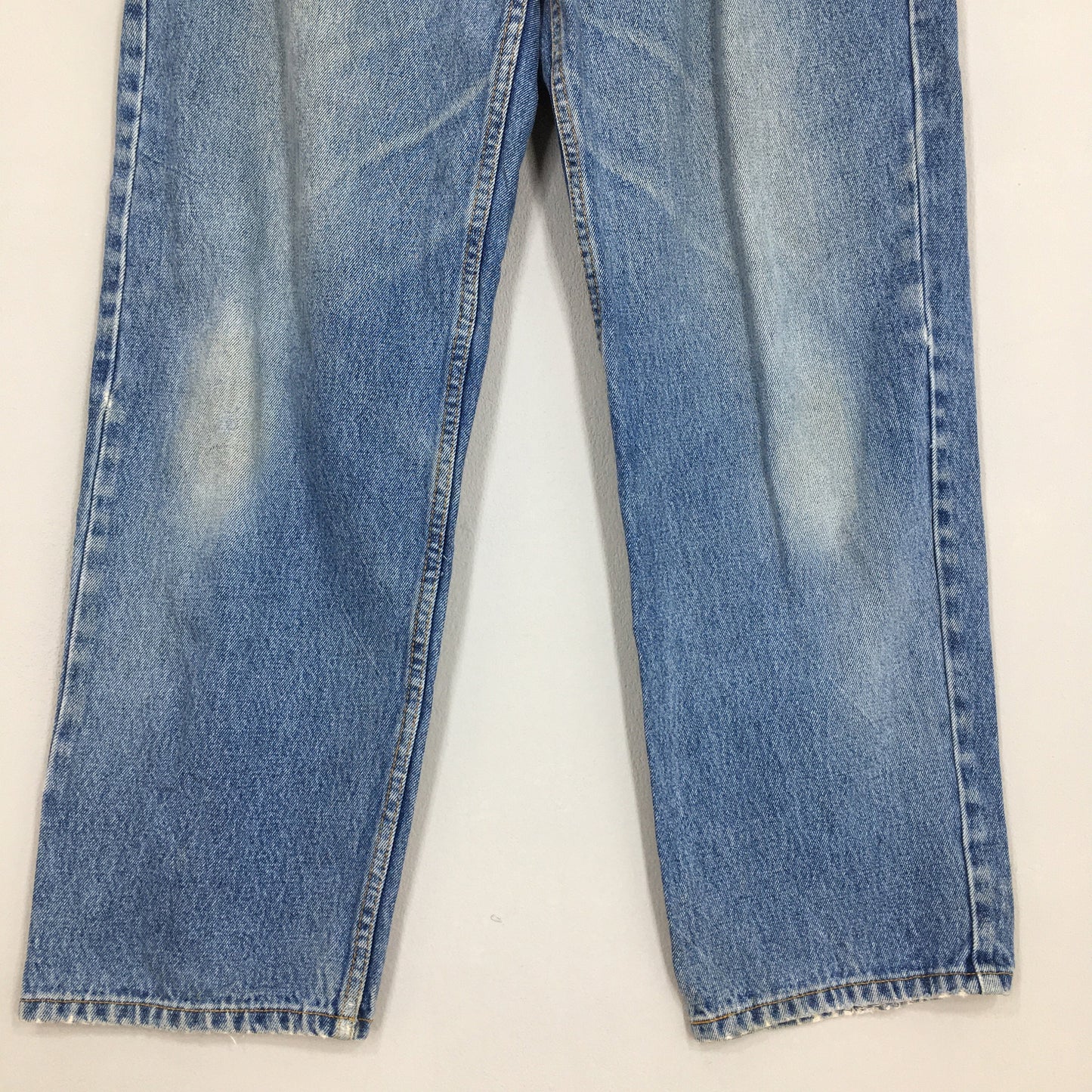 Levi's 550 Relaxed Fit Jeans Levi's Tapered Leg Size 32x31