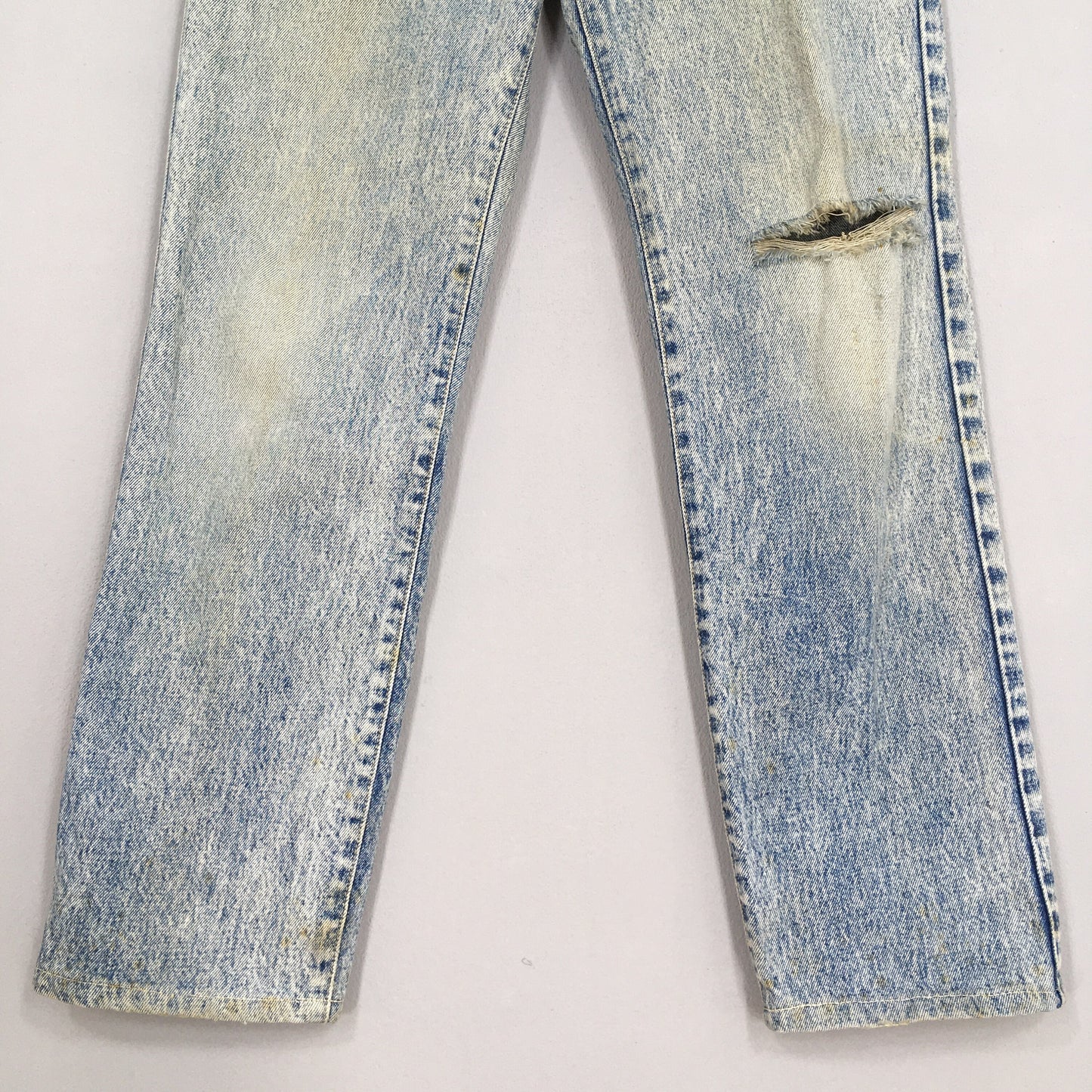 Wrangler Faded Dirty High Rise Jeans Size 29x29.5