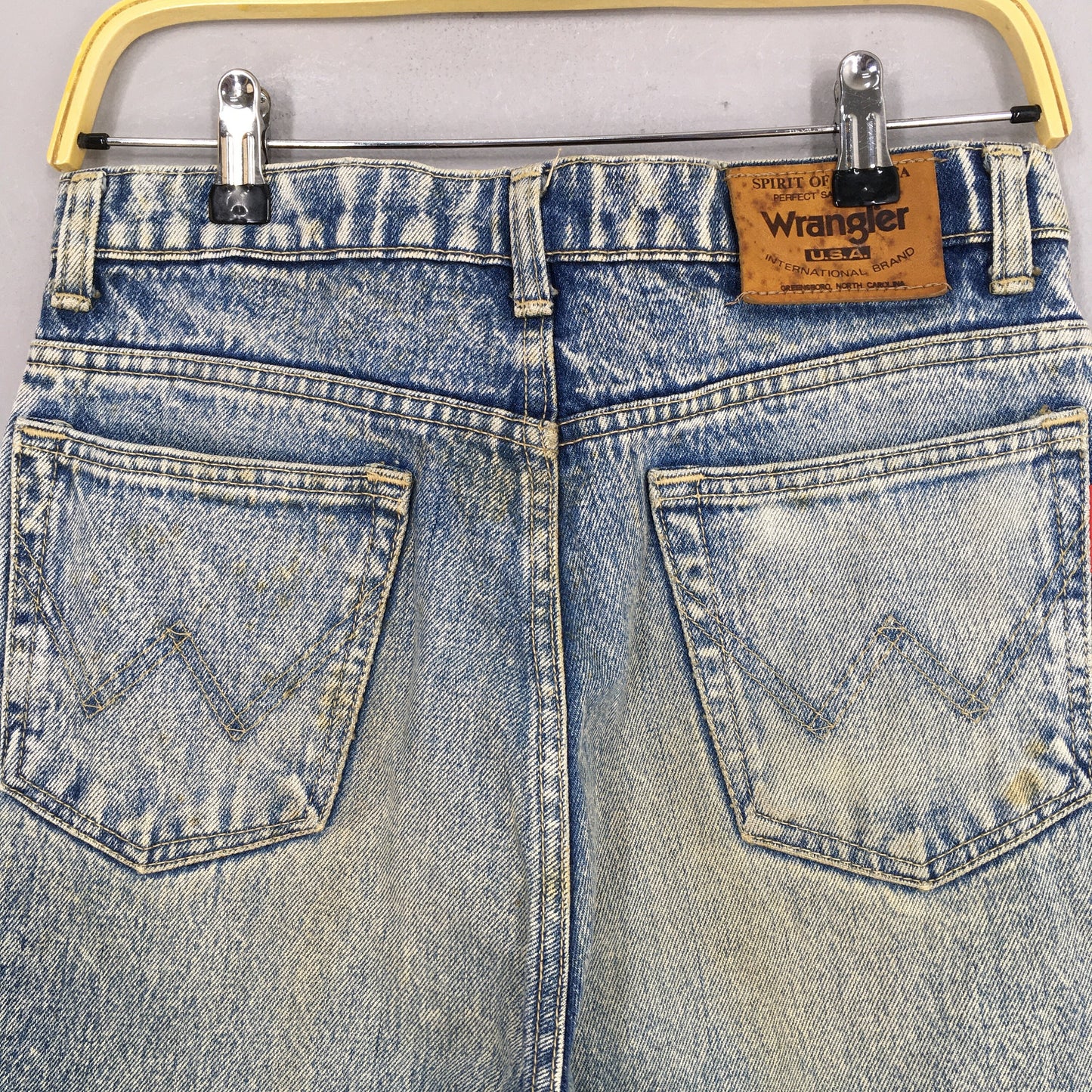 Wrangler Faded Dirty High Rise Jeans Size 29x29.5