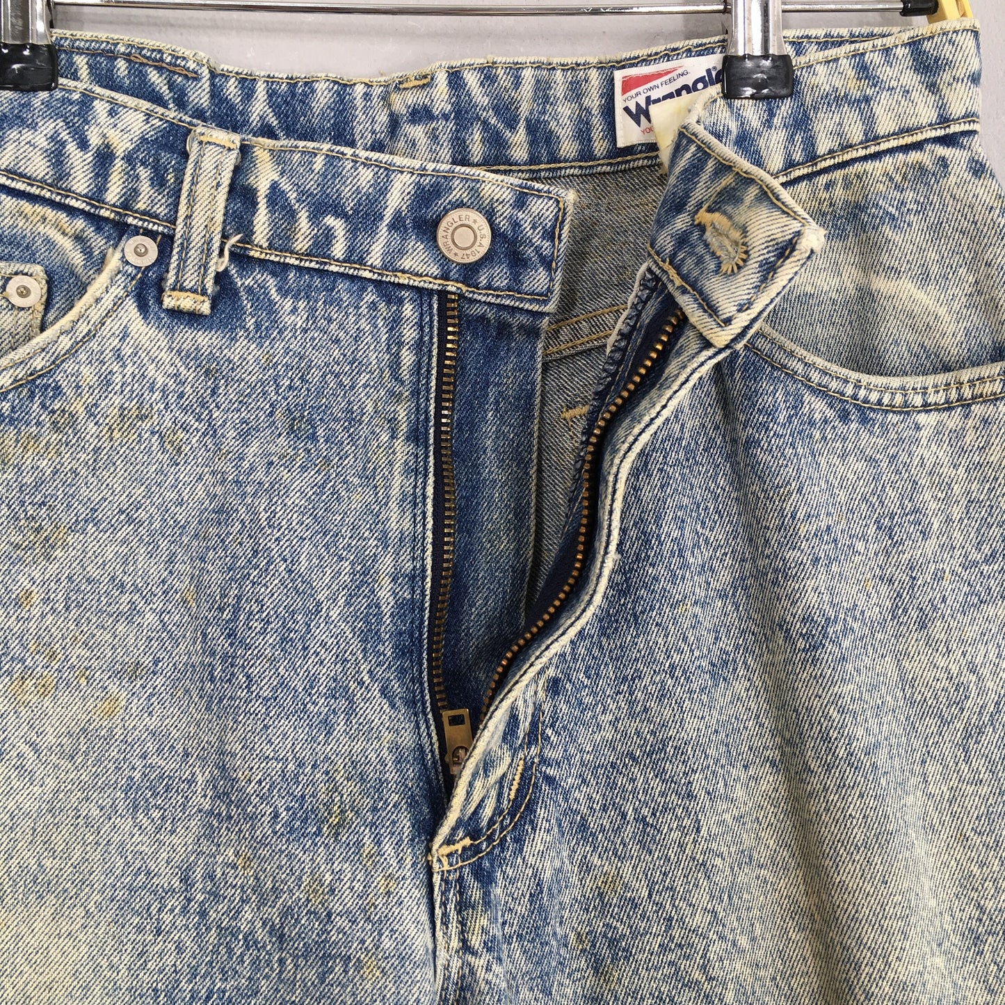 Wrangler Faded Dirty High Rise Jeans Size 29x29.5