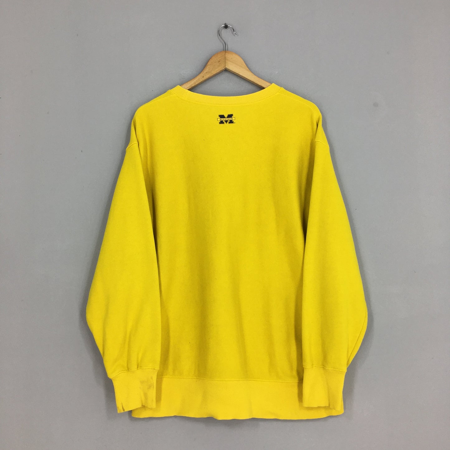 University Of Michigan Yellow Sweatshirt XLarge