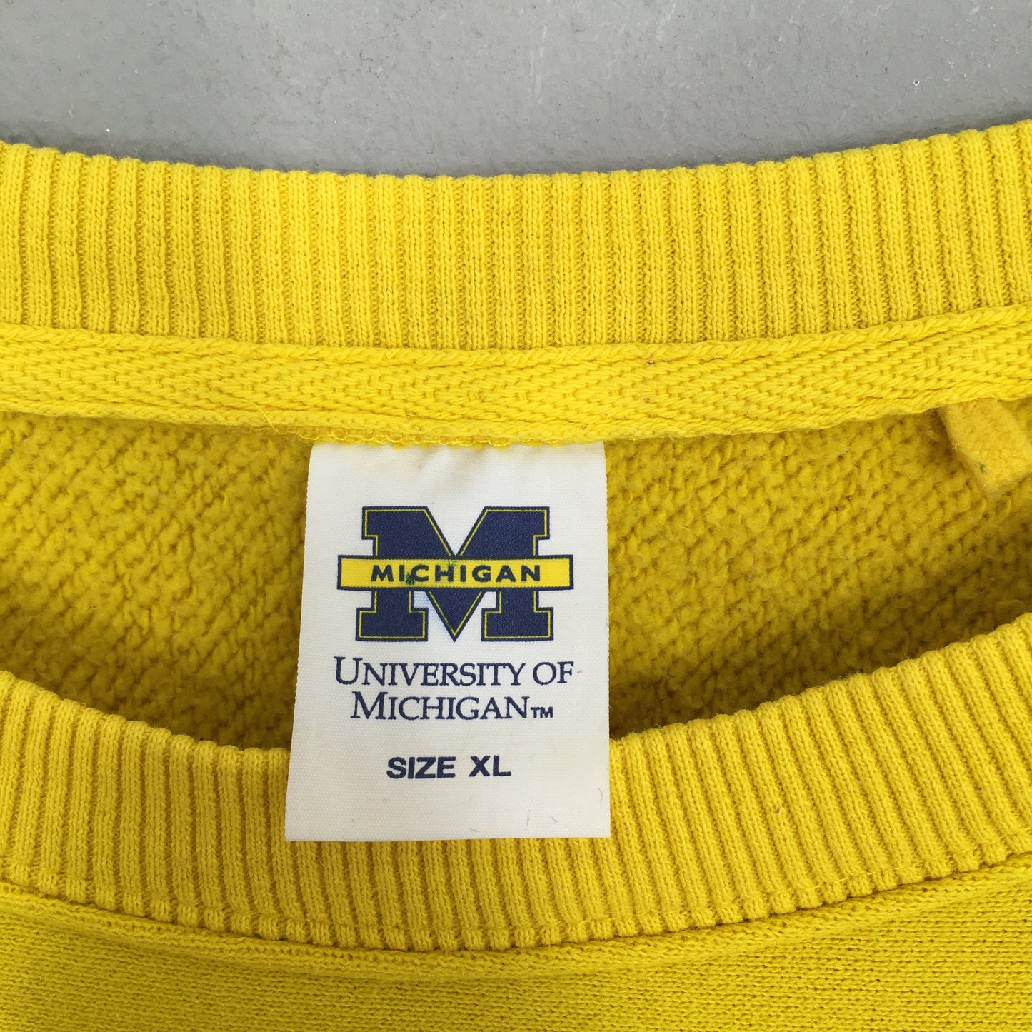 University Of Michigan Yellow Sweatshirt XLarge