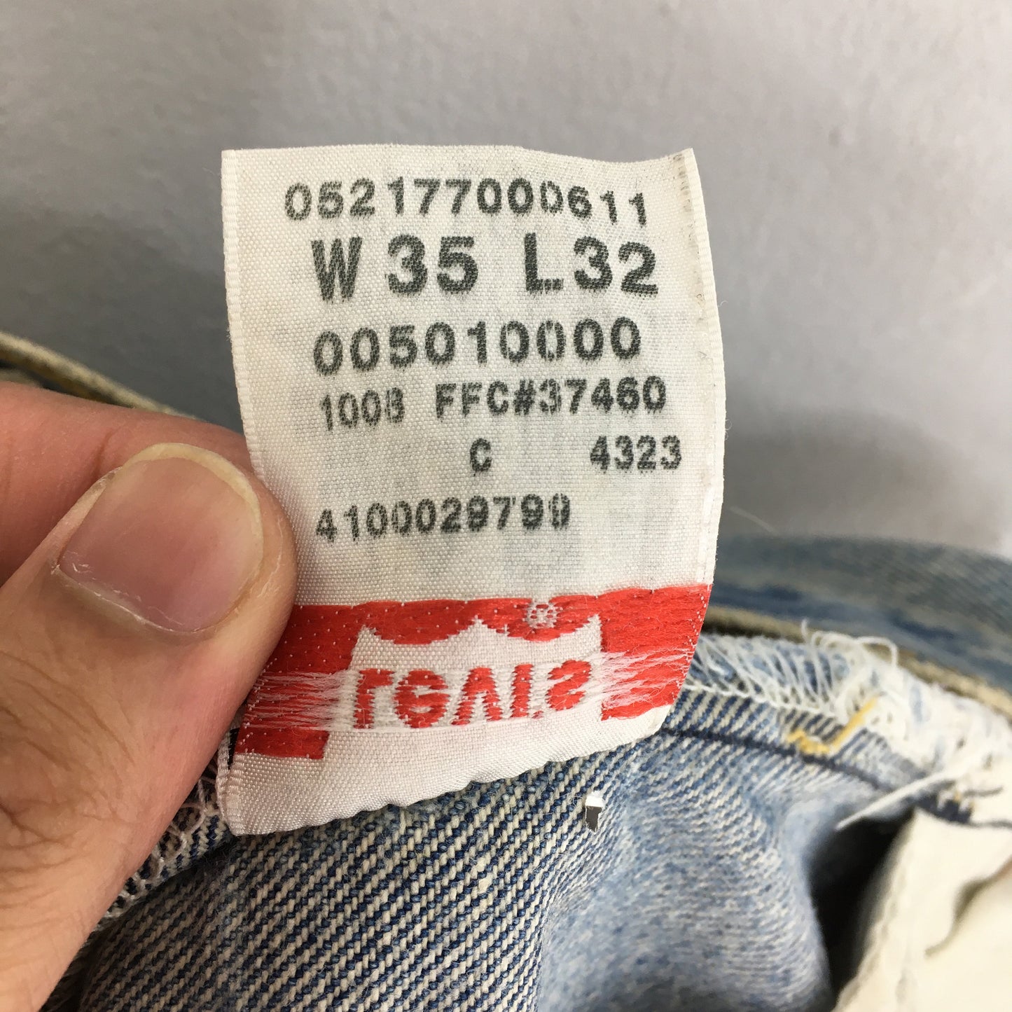 Levi's 501 Distressed Dirty Jeans Size 34x28.5