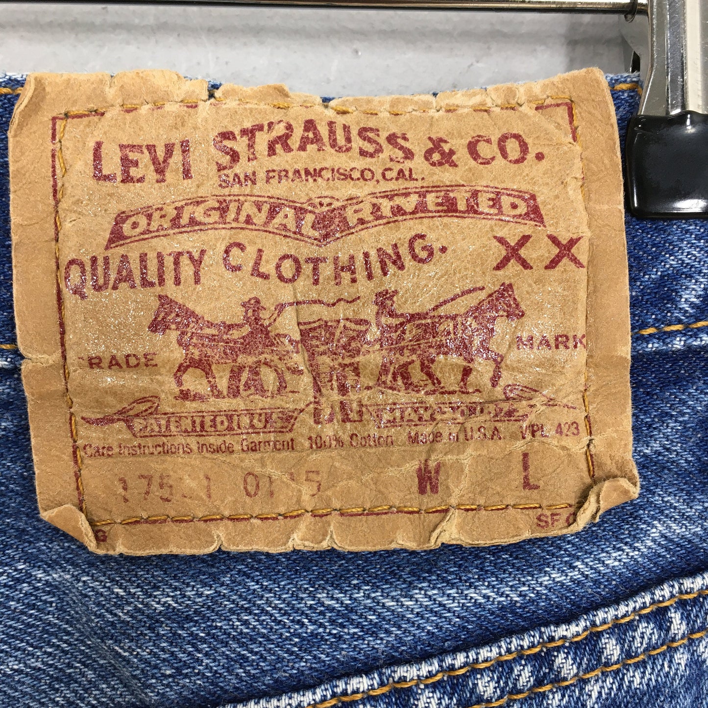 Levi's 501 Light Wash Jeans High Waisted Size 27x32