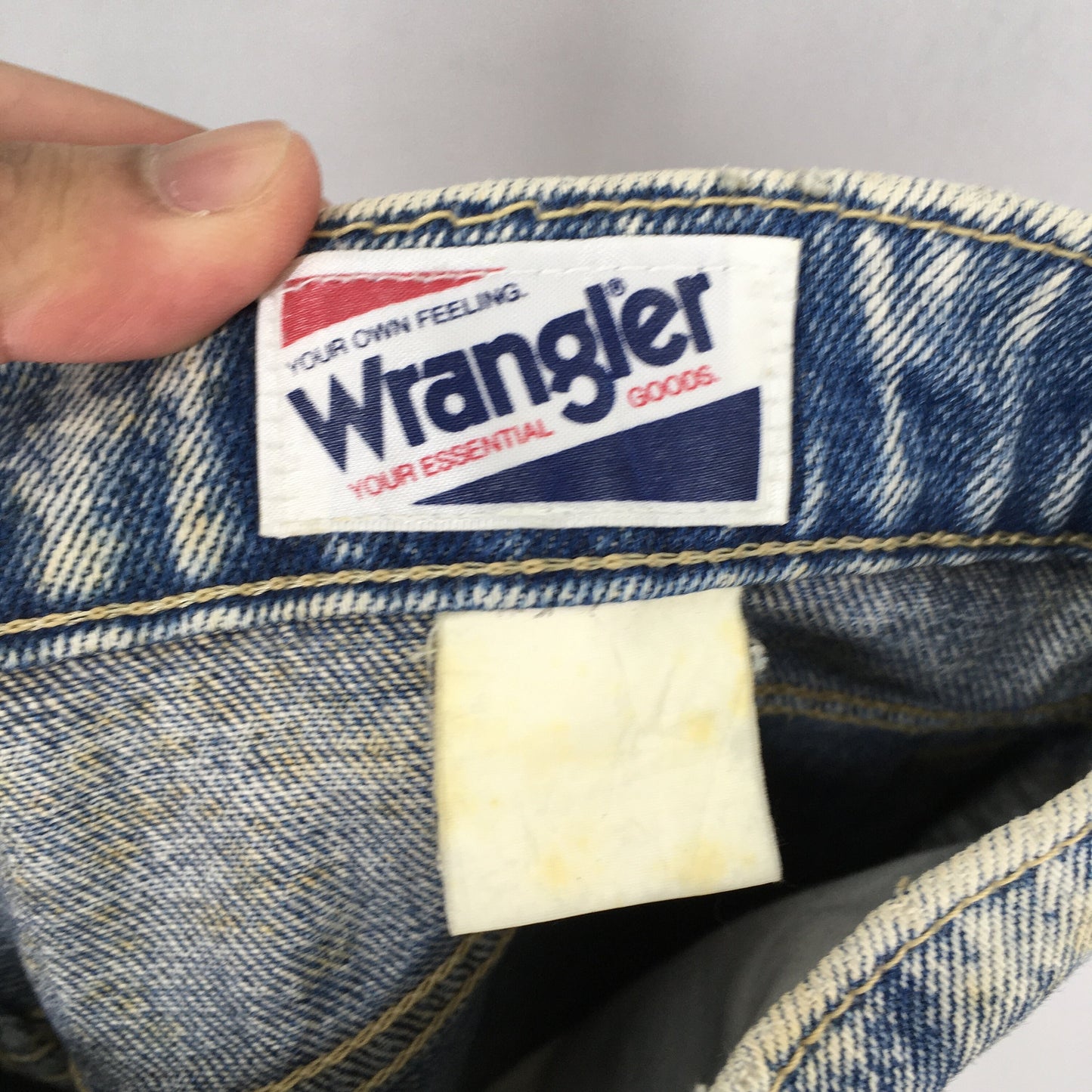 Wrangler Faded Dirty High Rise Jeans Size 29x29.5