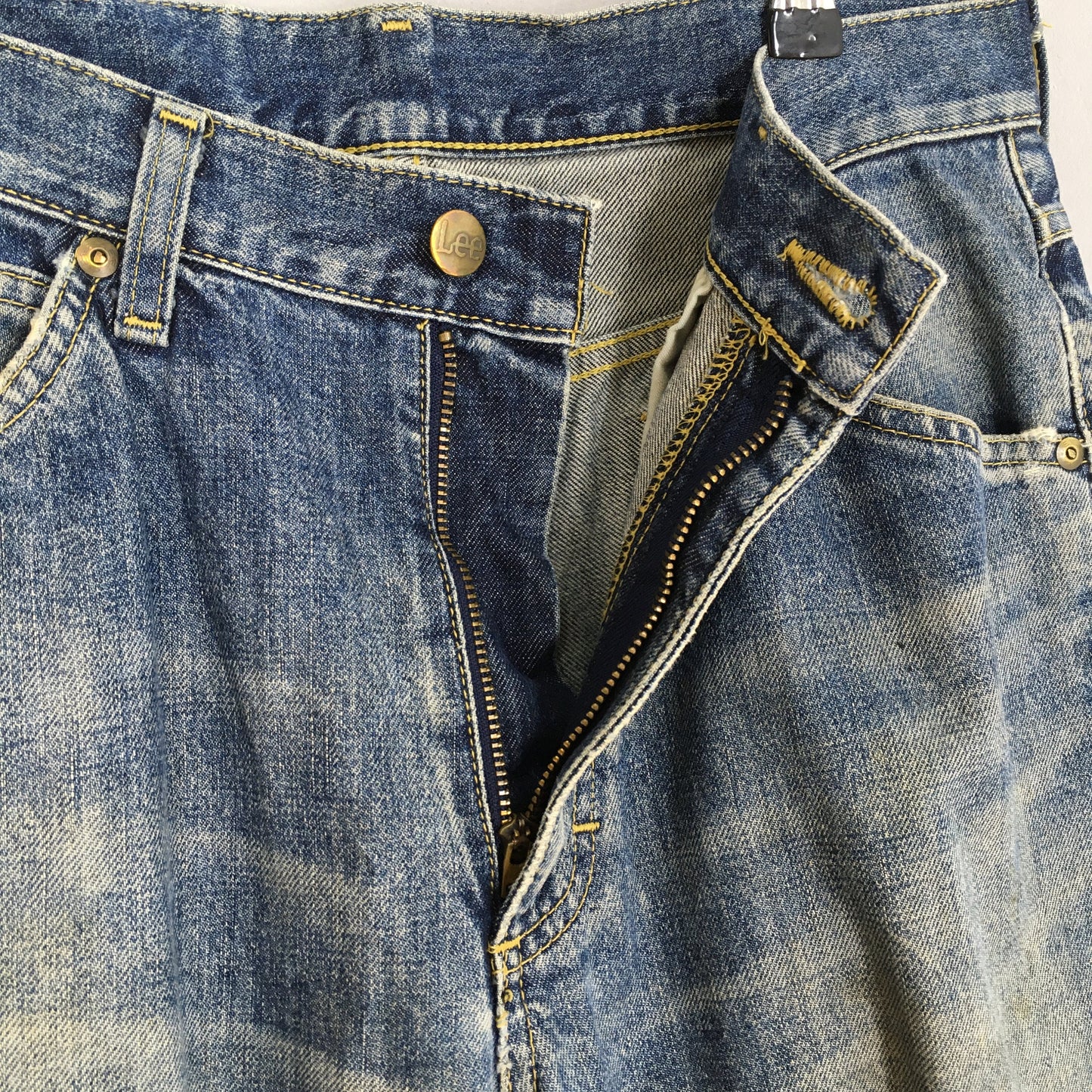 Lee Japan Faded Blue Distressed Jeans Size 30x33