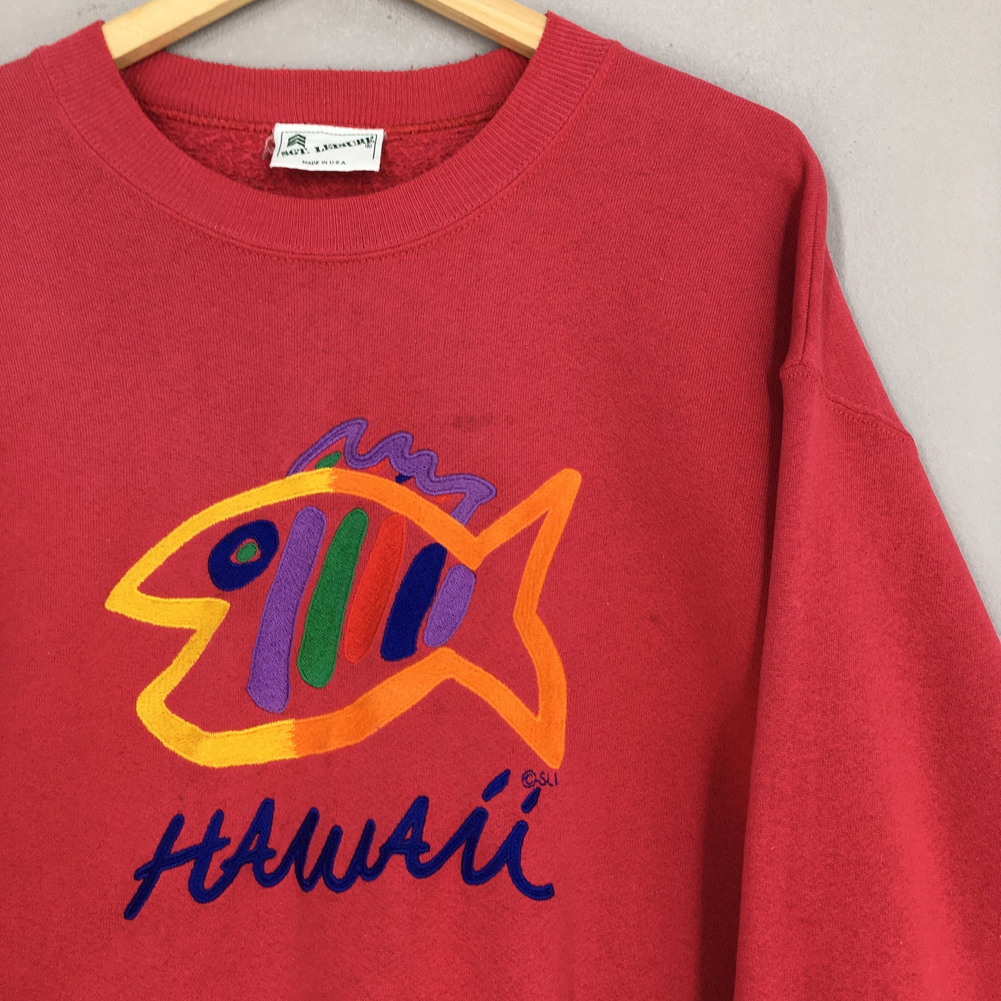 Hawaii Fish Embroidered Sweatshirt Medium