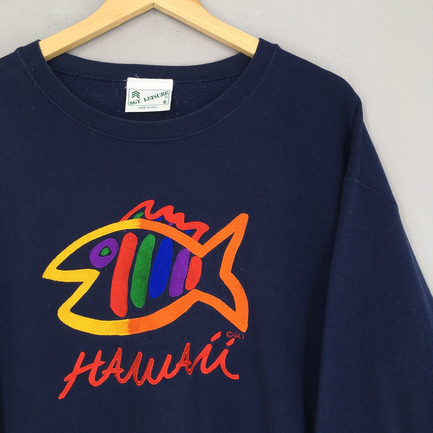 Hawaii Fish Embroidered Sweatshirt Small