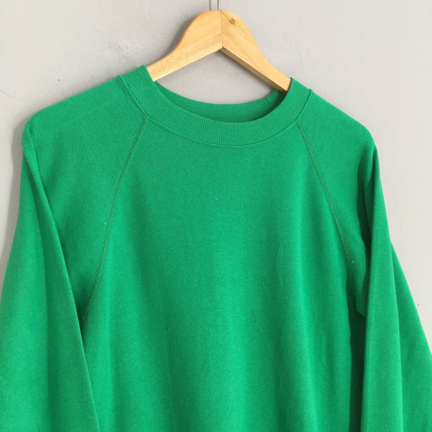 Hanes Green Plain Sweatshirt Medium