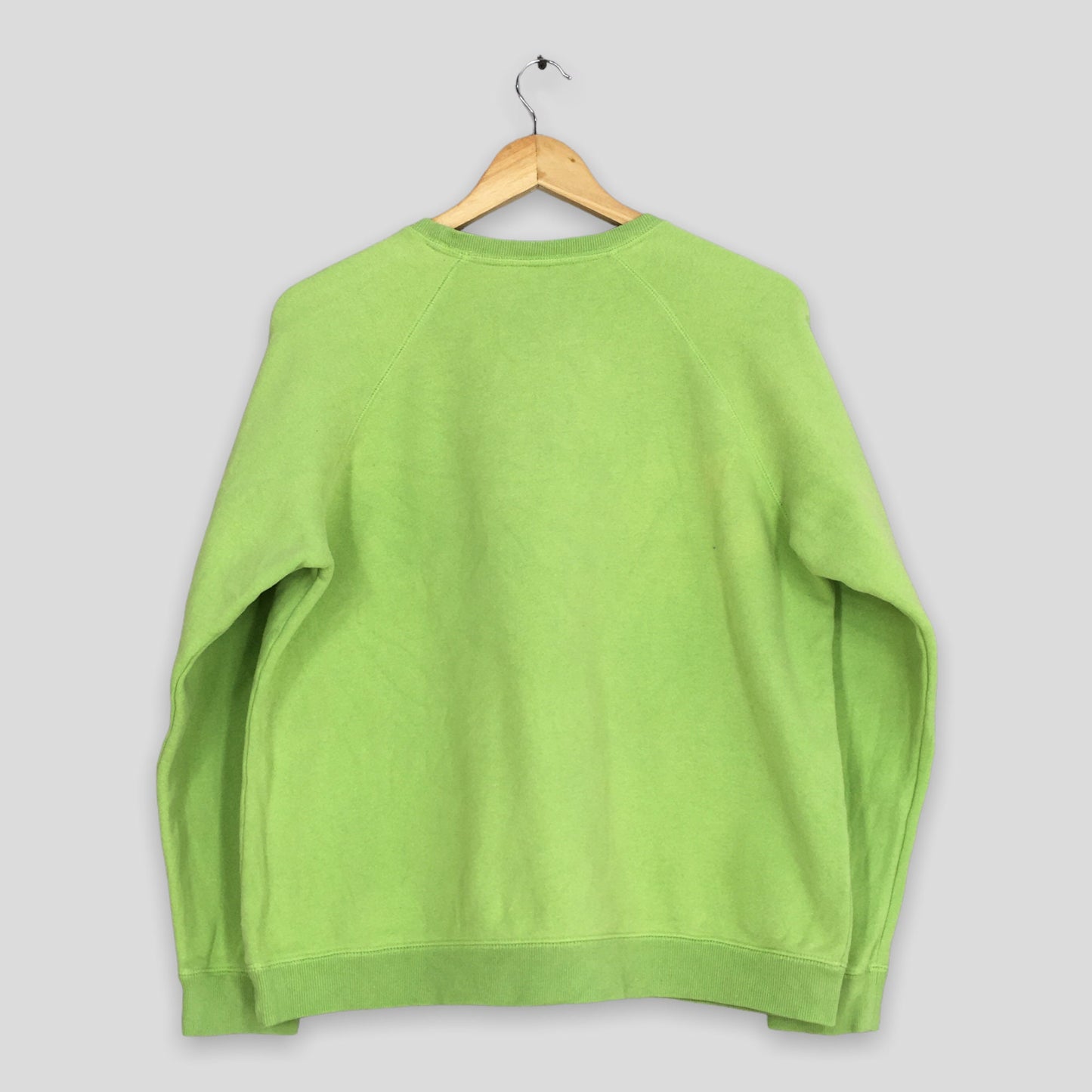 Izod Spell Out Embroidered Sweatshirt Medium