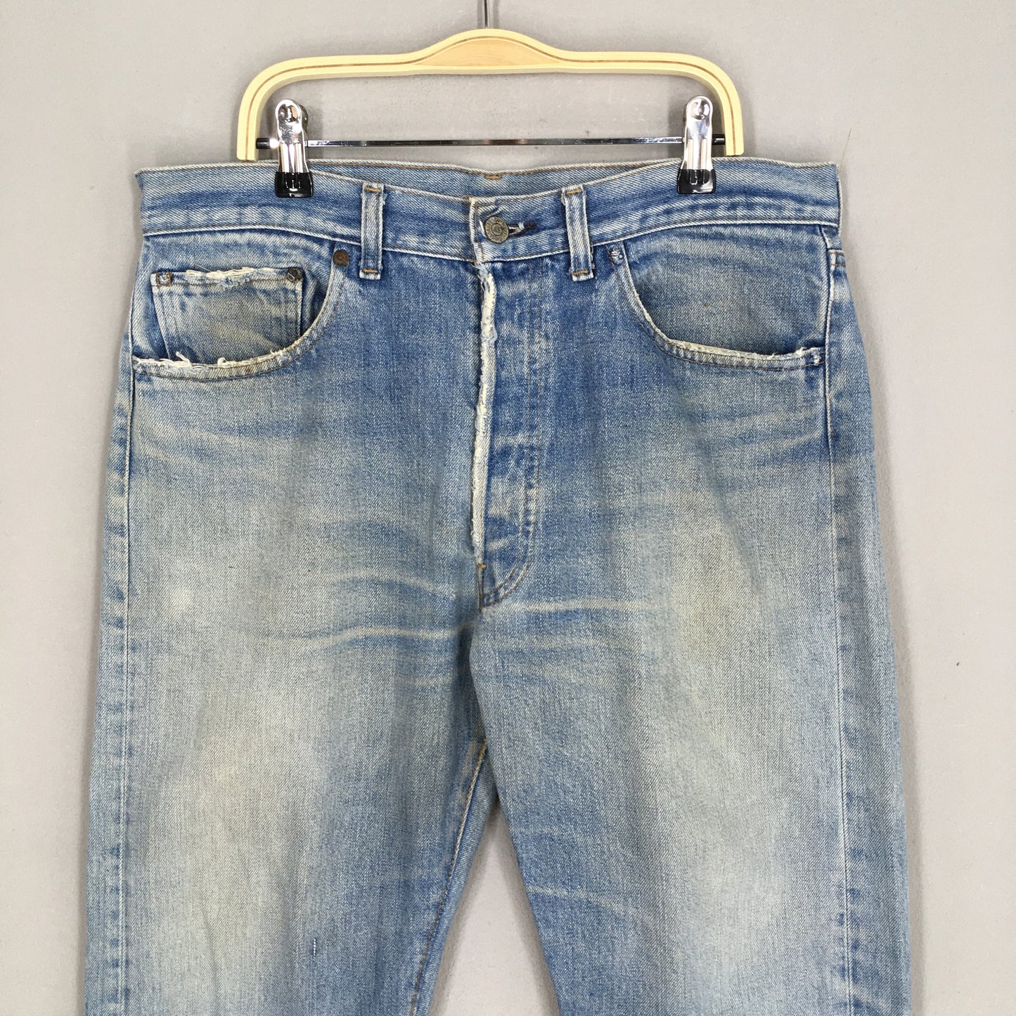 Levi's 501 Faded Blue Light Wash Jeans Size 32x31.5