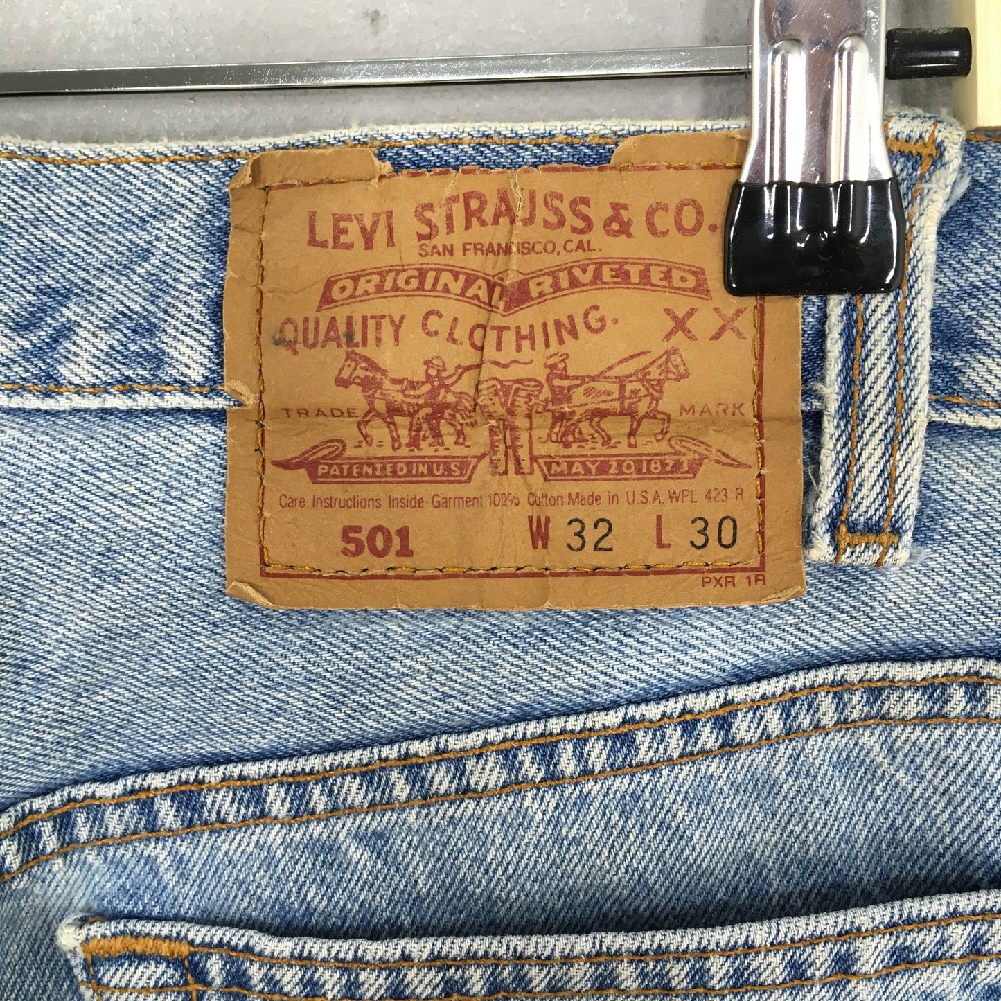 Levi's 501 Faded Blue Light Wash Jeans Size 30x30