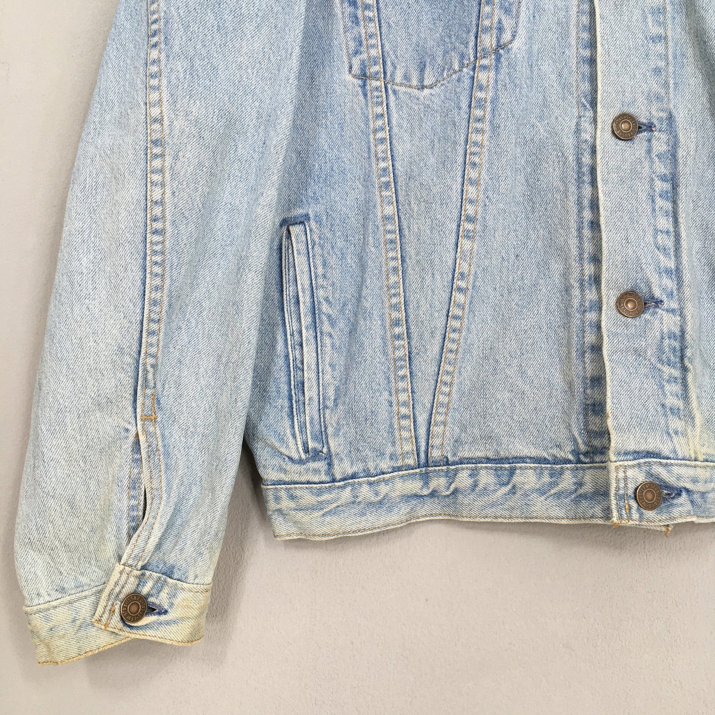 Levi's Trucker Faded Denim Jacket Medium