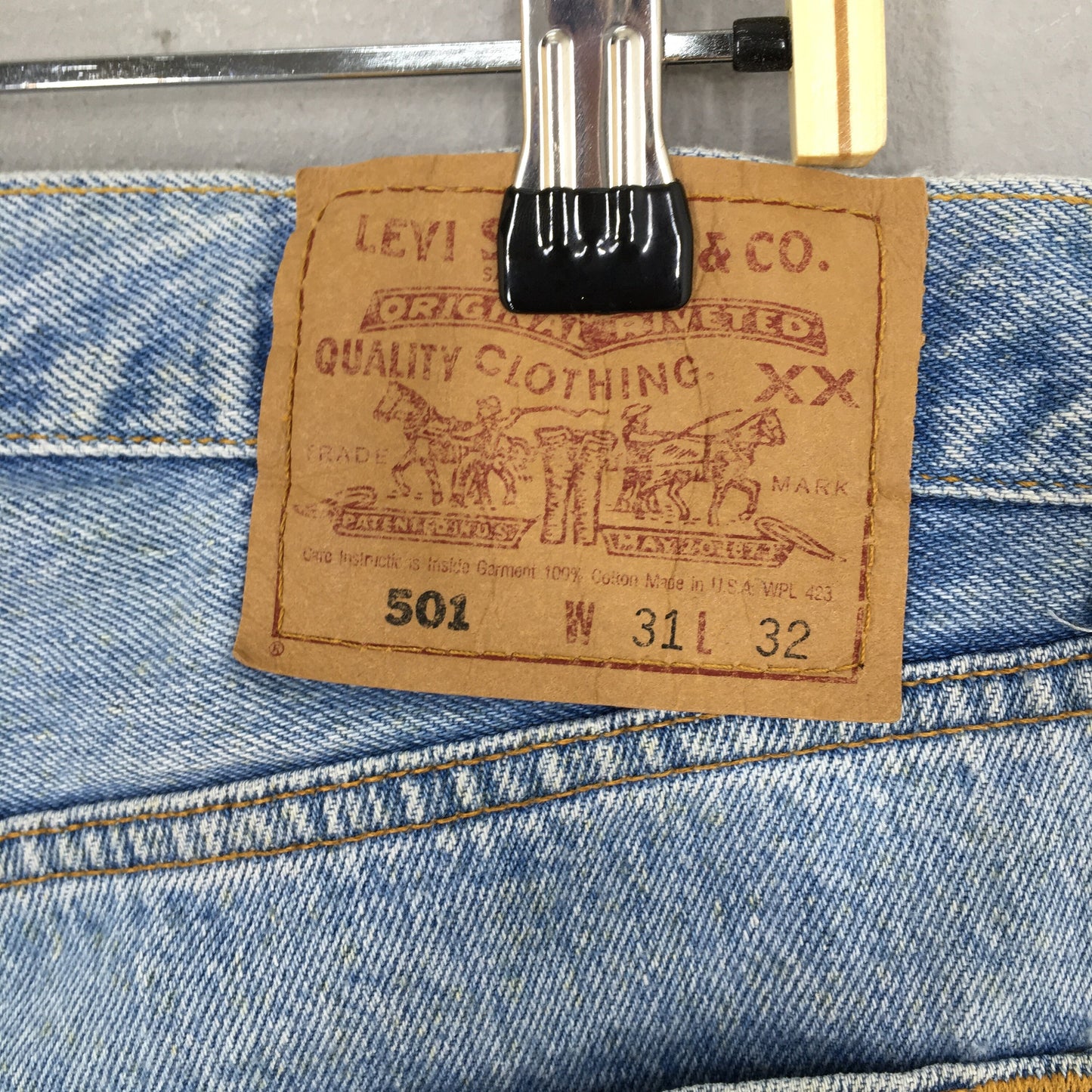 Levi's 501 Faded Blue Light Wash Jeans Size 30x33