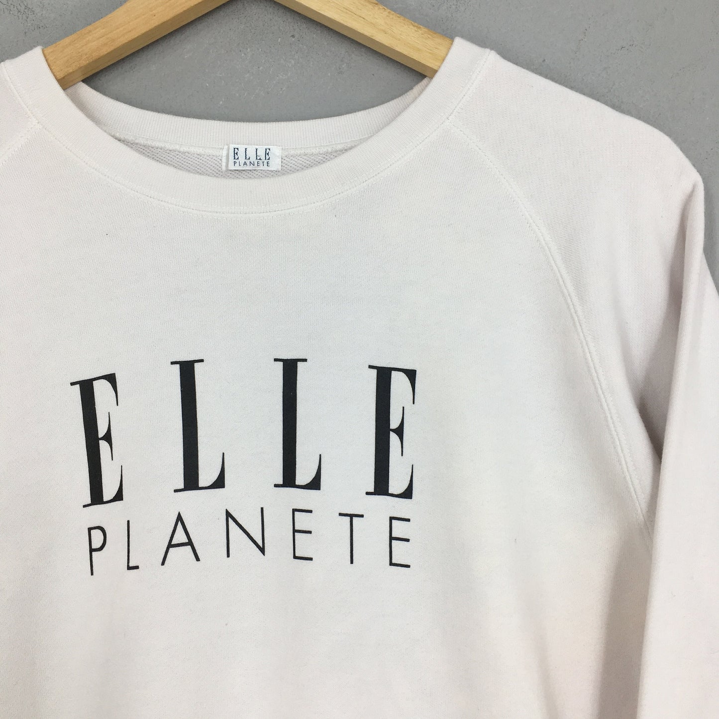 Elle Planete Sweatshirt Medium