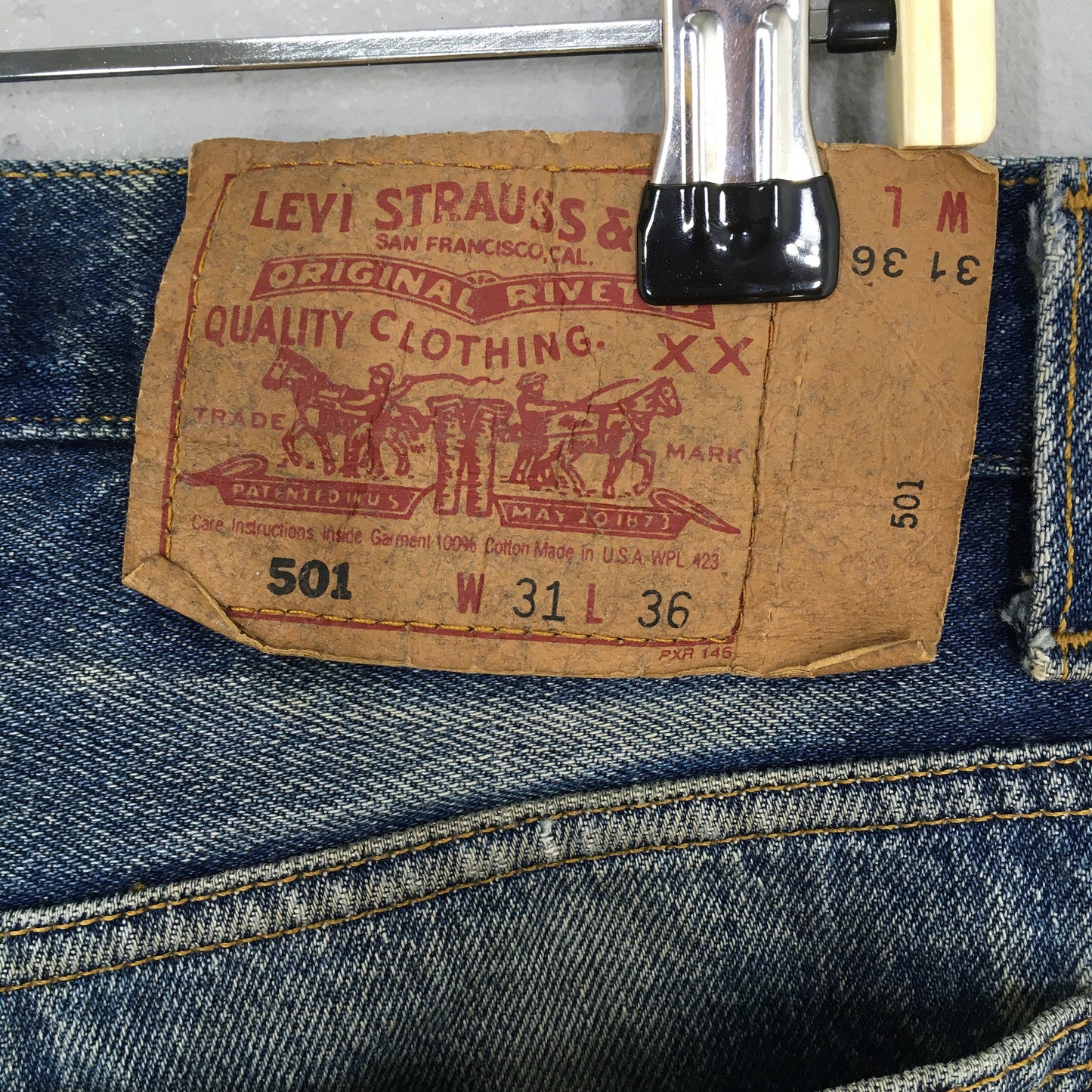 Levi's 501 Faded Dirty Stonewash Jeans Size 28x32