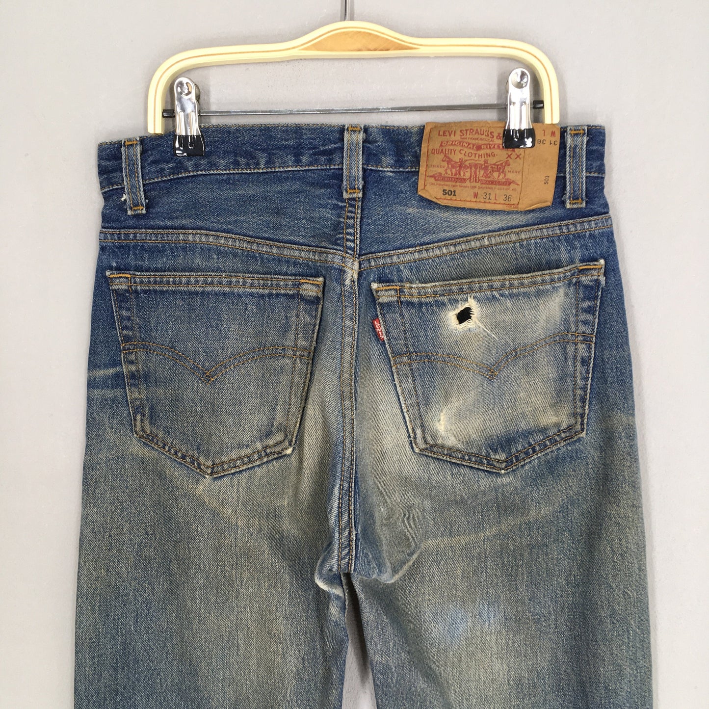 Levi's 501 Faded Dirty Stonewash Jeans Size 28x32