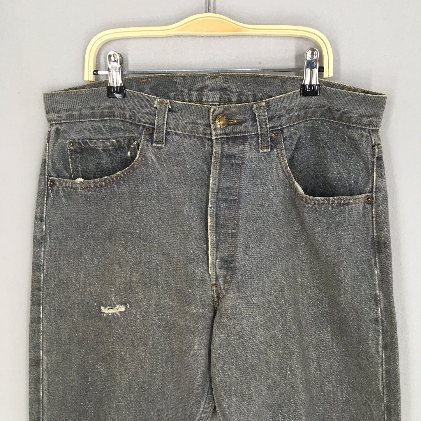 Levi's 501 Ash Gray High Waisted Jeans Size 31x29.5