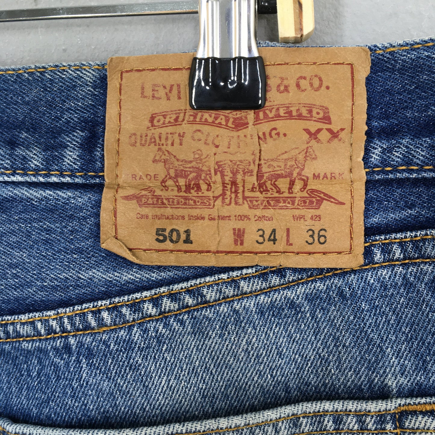 Levi's 501 Faded Blue Stonewash Jeans Size 32x33