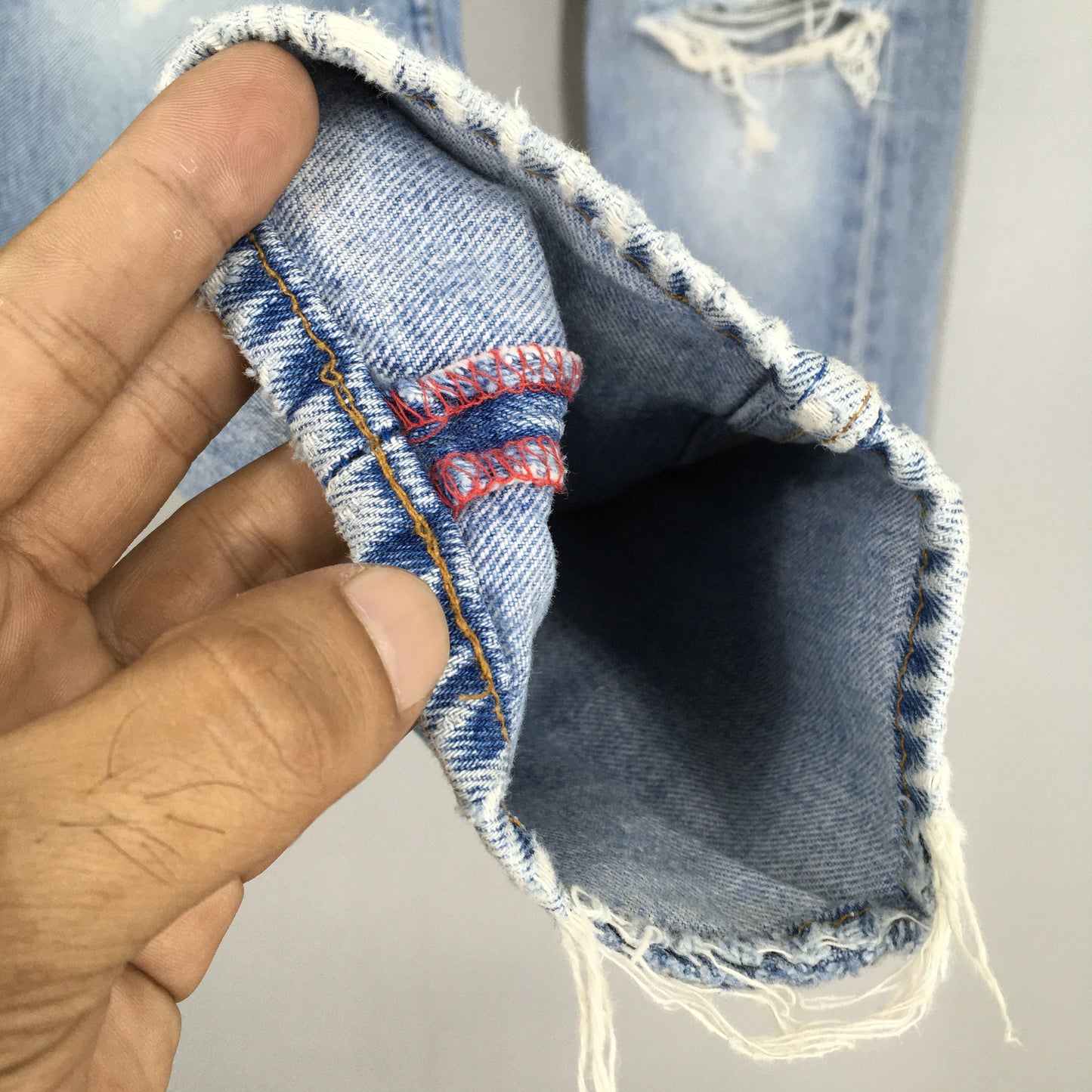 Levi's 501 Distressed Ripped Jeans Size 31x33