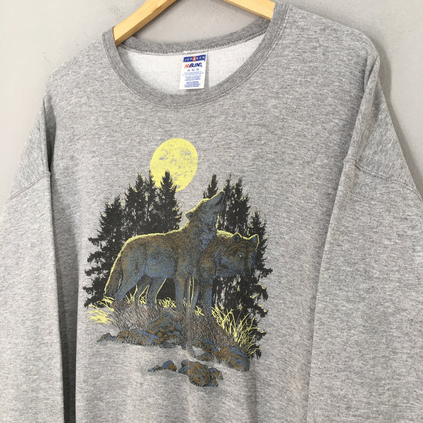 Lone Wolf Wildlife Gray Sweatshirt XLarge