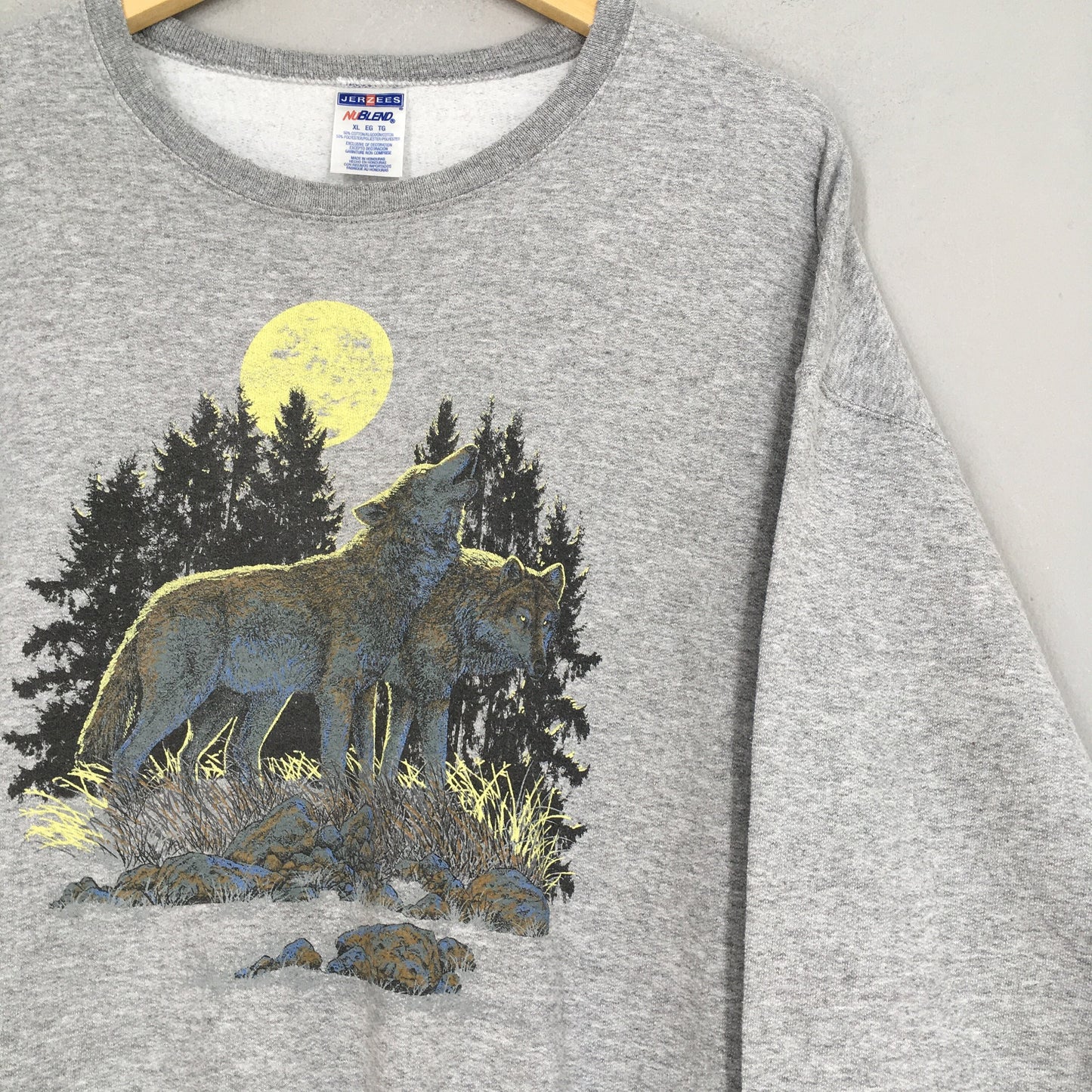 Lone Wolf Wildlife Gray Sweatshirt XLarge