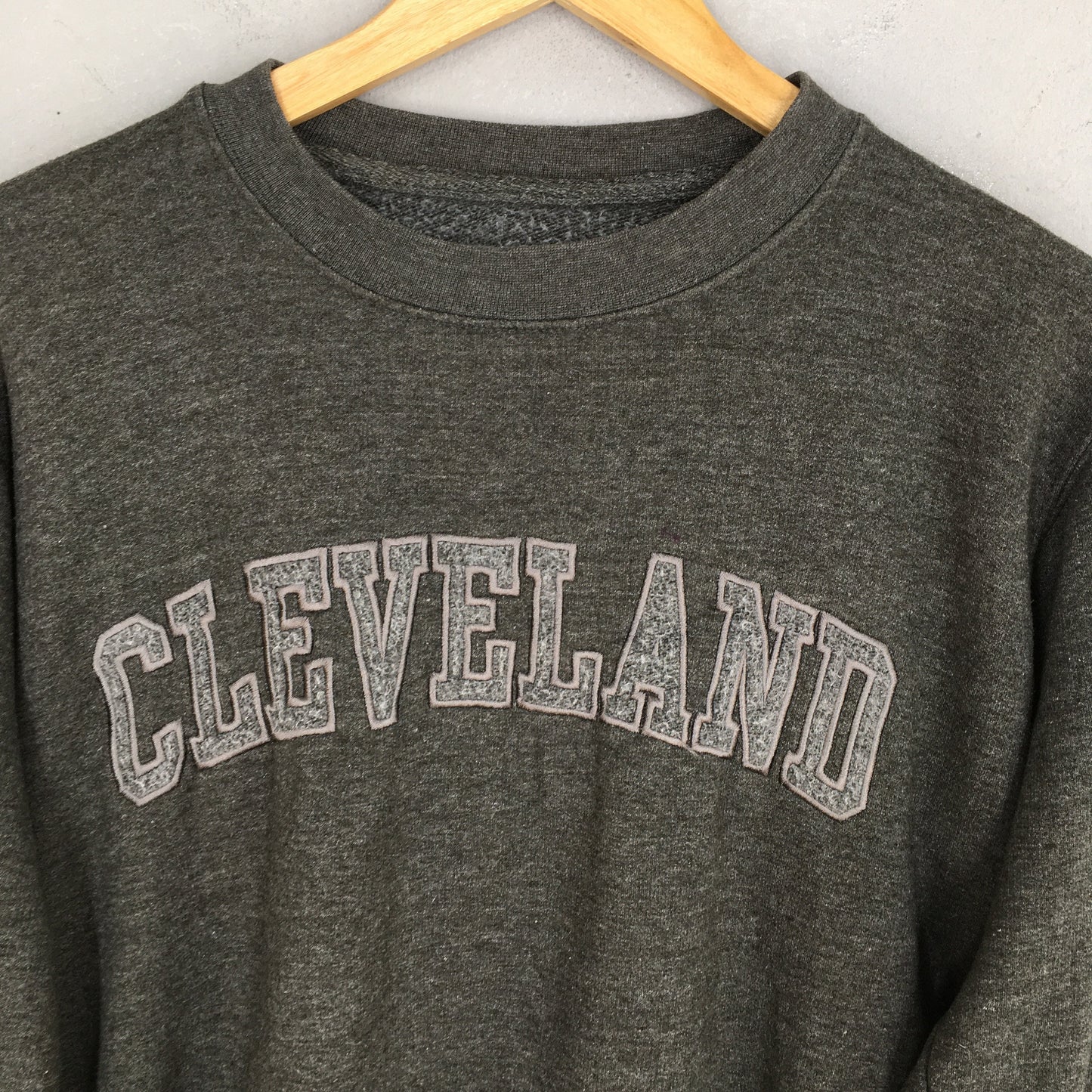 Y2K Cleveland United States Gray Sweatshirt Small