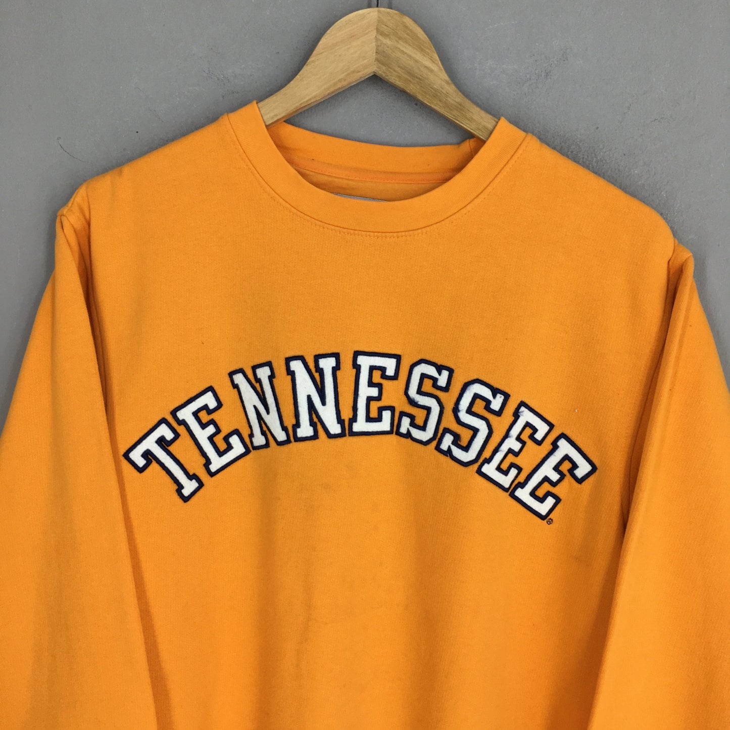 University Of Tennessee Yellow Sweatshirt Medium