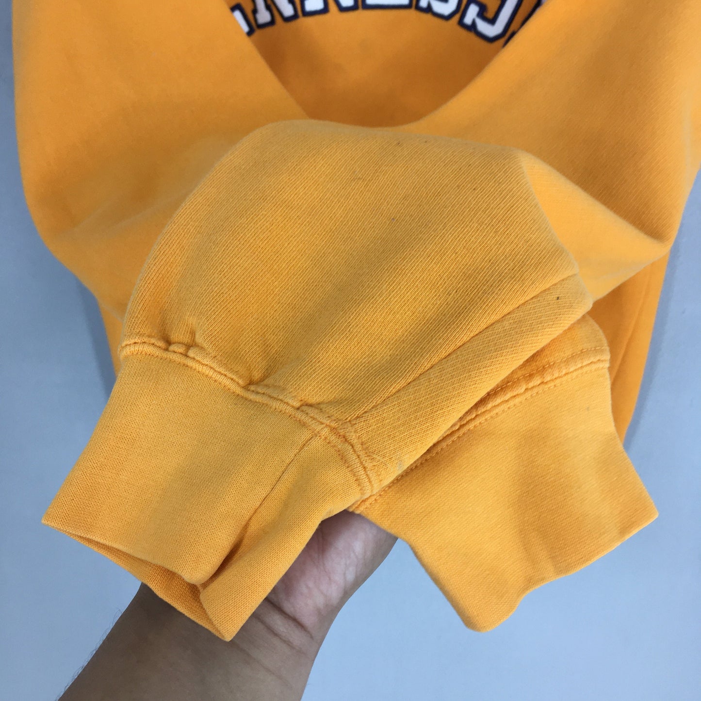 University Of Tennessee Yellow Sweatshirt Medium