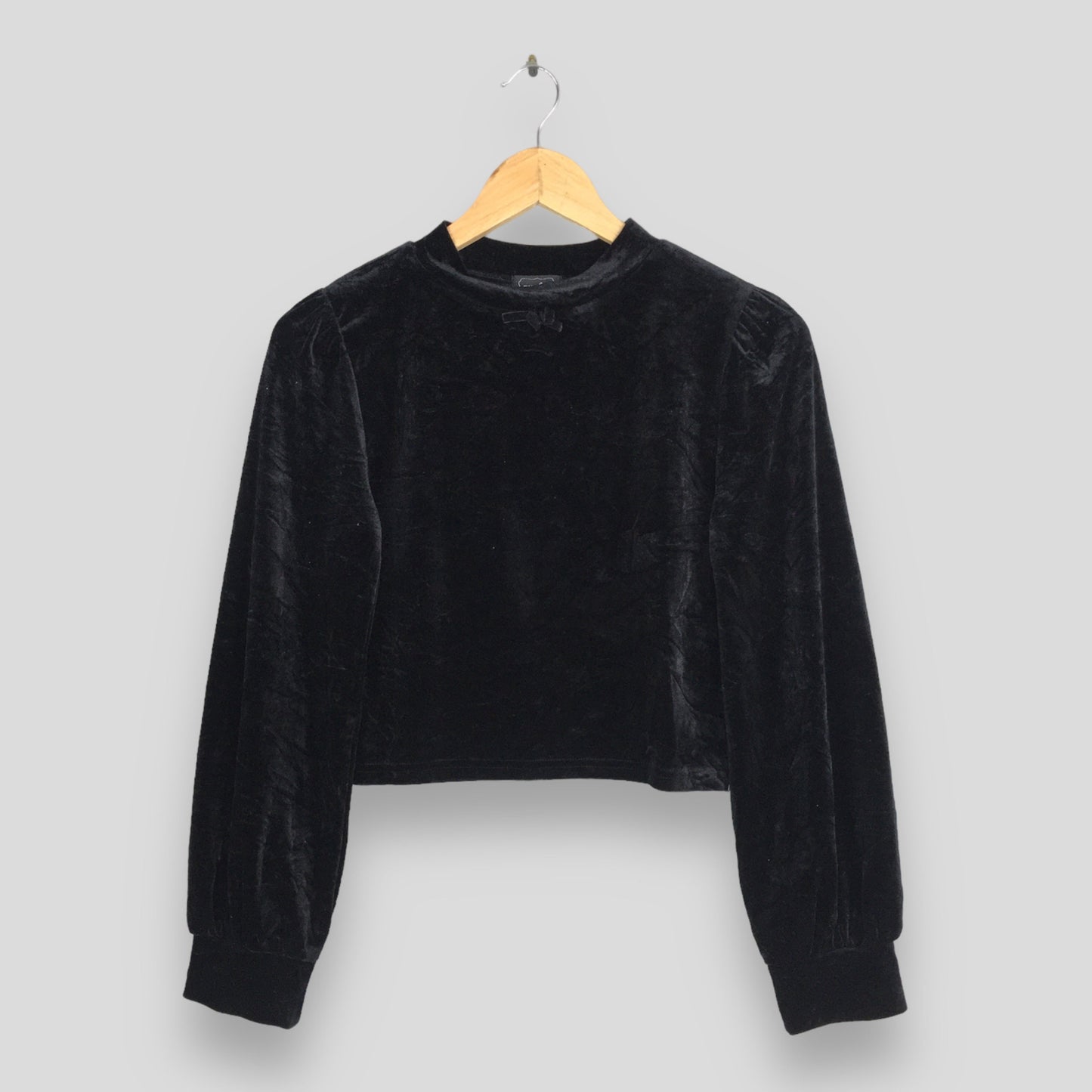 Women Cropped Velvet Black T shirt XSmall