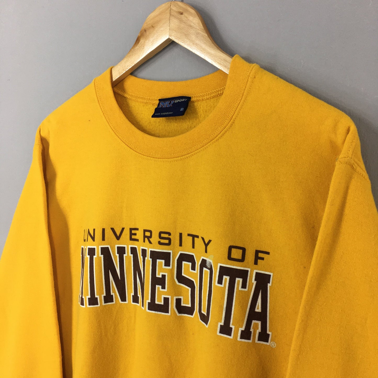 University Of Minnesota Yellow Sweatshirt Small