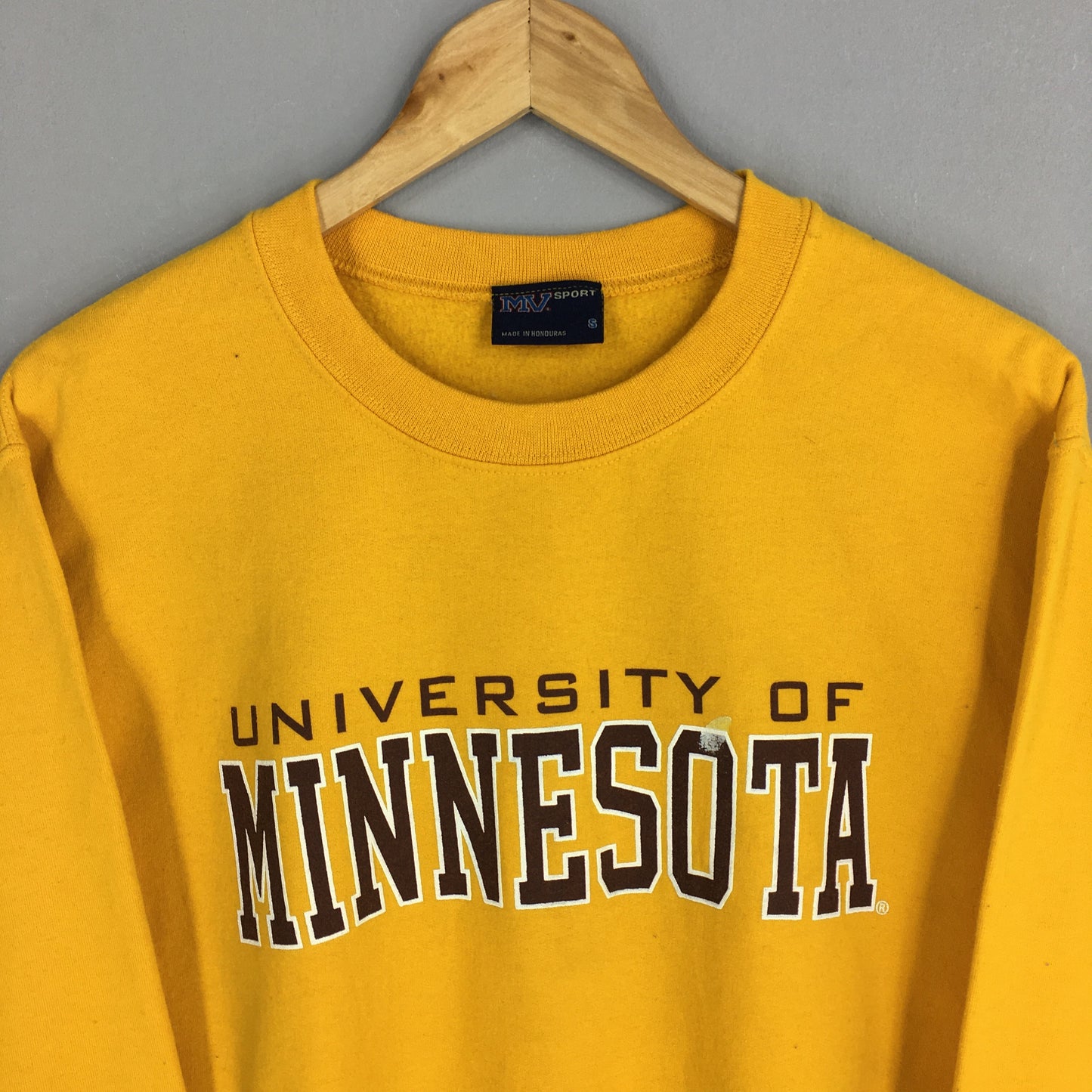 University Of Minnesota Yellow Sweatshirt Small