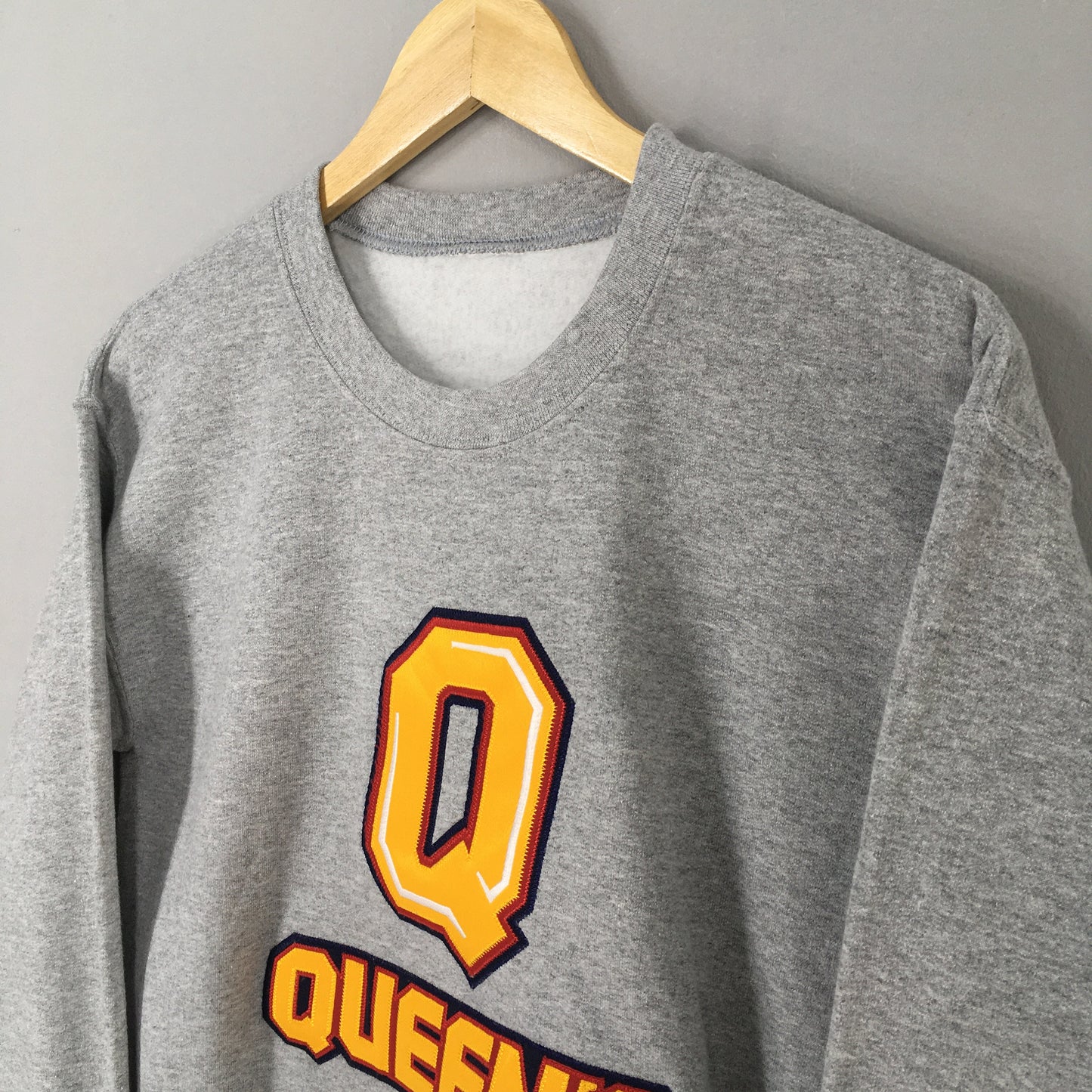 Queen's University Gray Sweatshirt Small