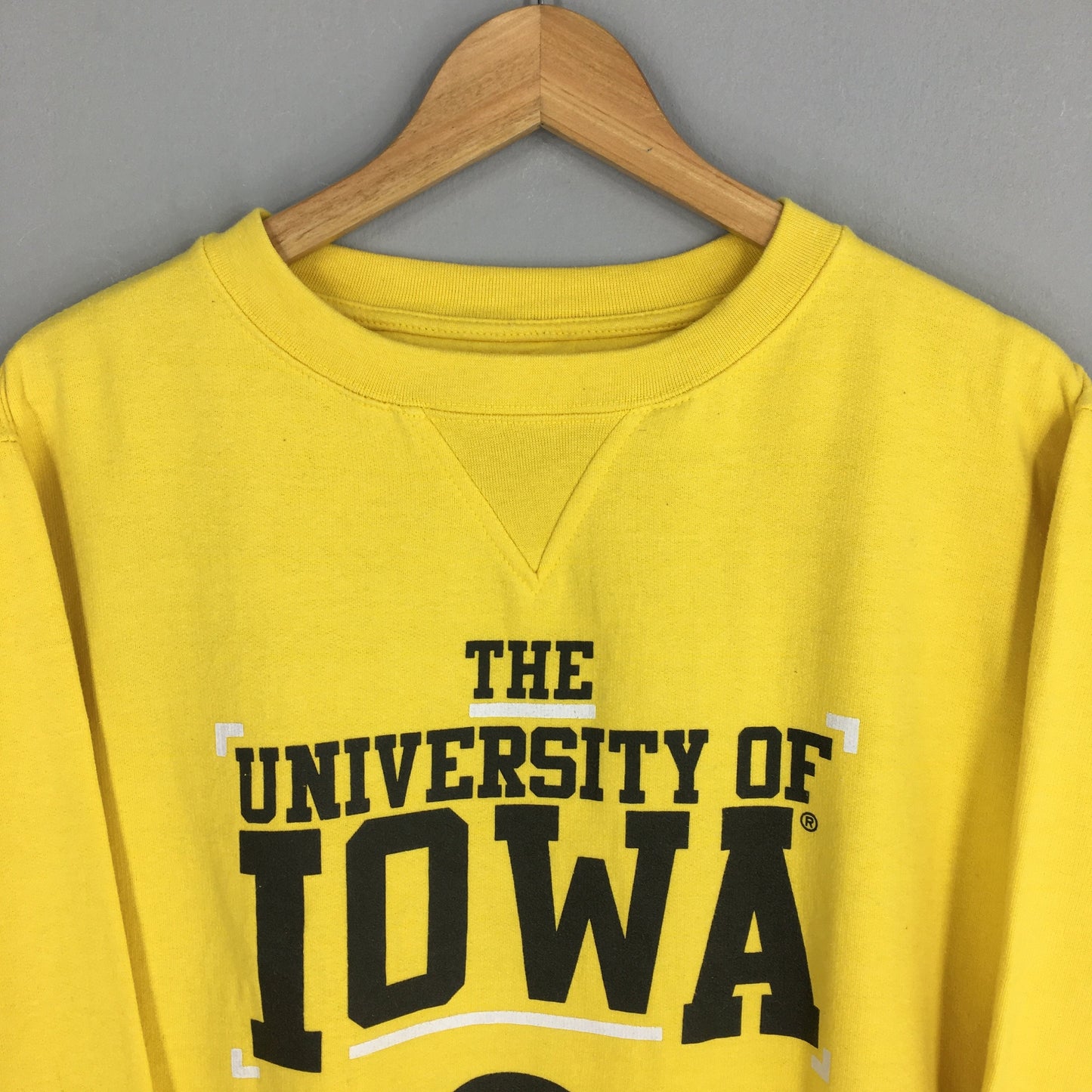 The University Of Iowa Sweatshirt XLarge