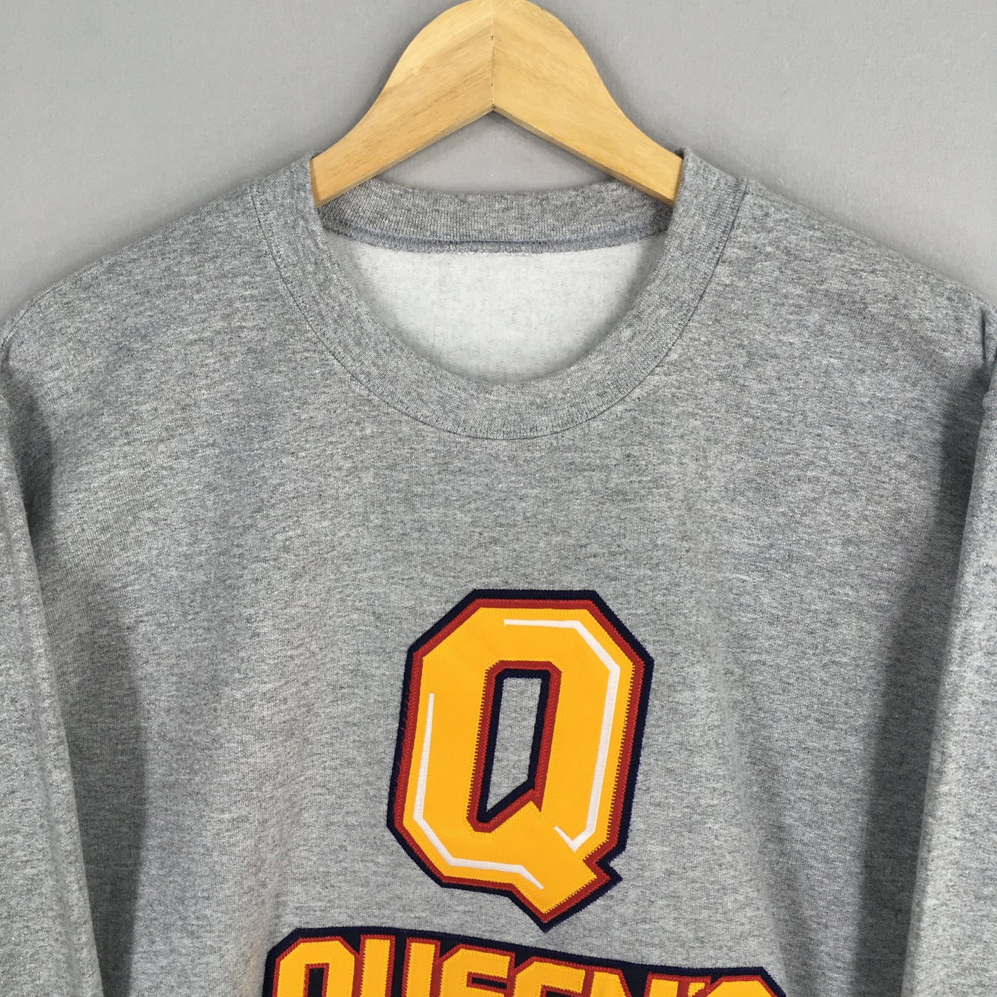 Queen's University Gray Sweatshirt Small