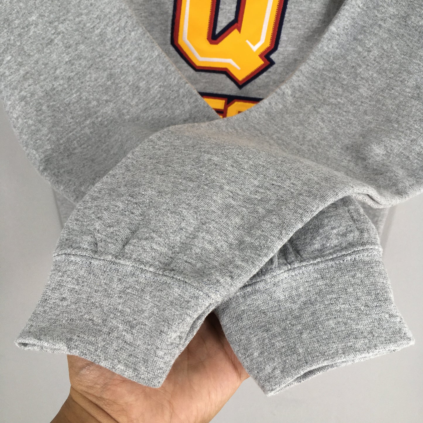 Queen's University Gray Sweatshirt Small